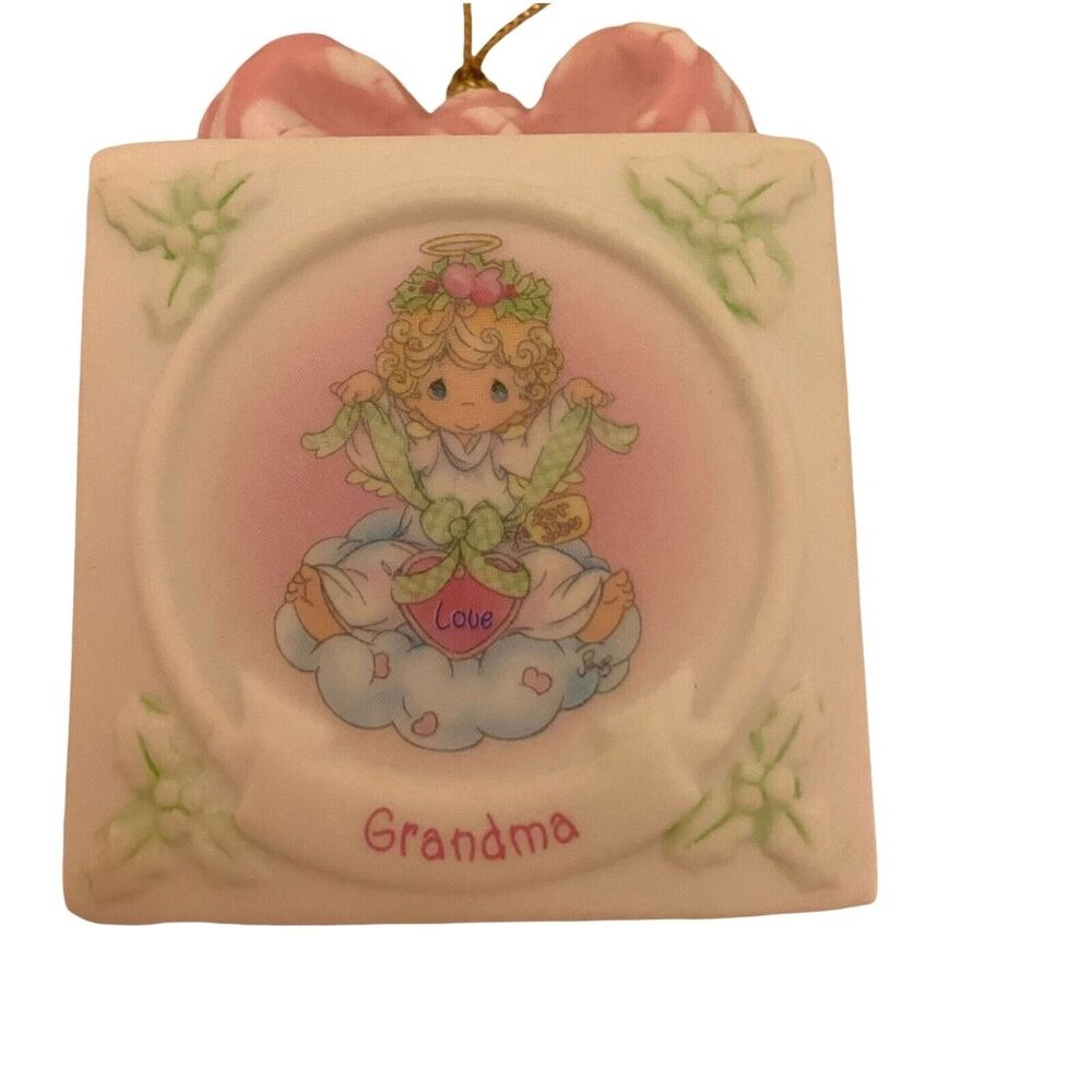 #3761 Precious Moments Grandma gift ornament 2003 2.5 X 2.25